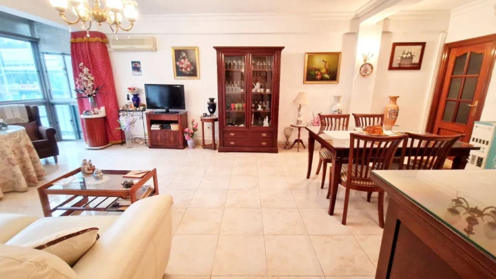 Apartament na środkowym piętrze Fuengirola