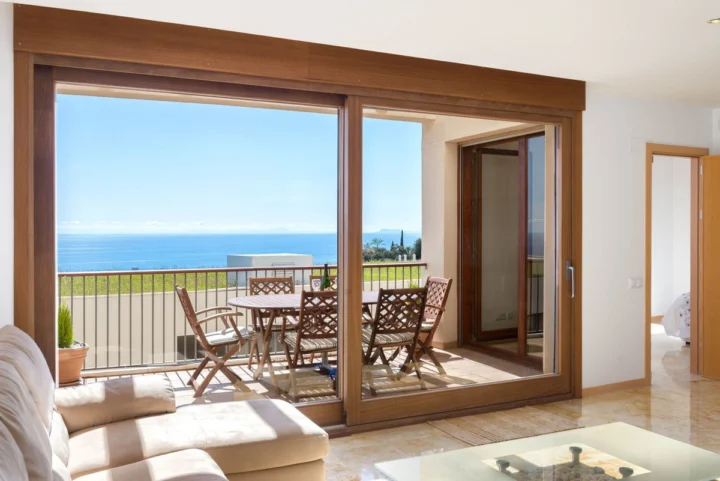Apartament na środkowym piętrze Altos de los Monteros