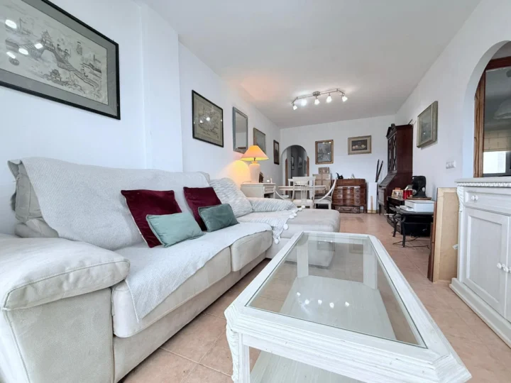 Apartament na środkowym piętrze Alhaurín el Grande