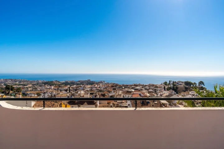 Apartament na środkowym piętrze Benalmadena Pueblo