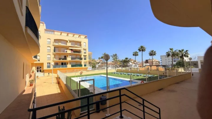 Apartament na środkowym piętrze Casares