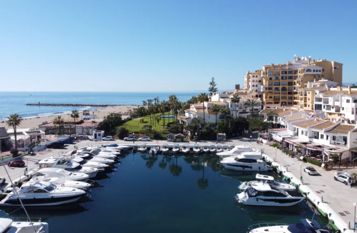 Apartament na środkowym piętrze Puerto de Cabopino