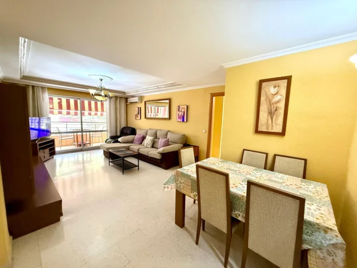 Apartament na środkowym piętrze Fuengirola