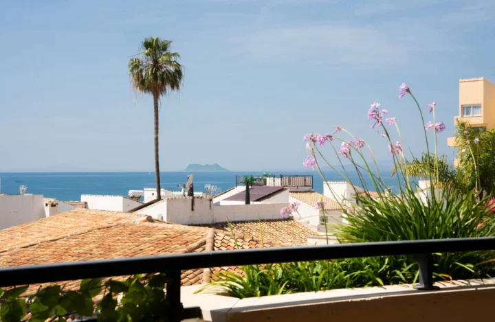 Apartament na środkowym piętrze Estepona