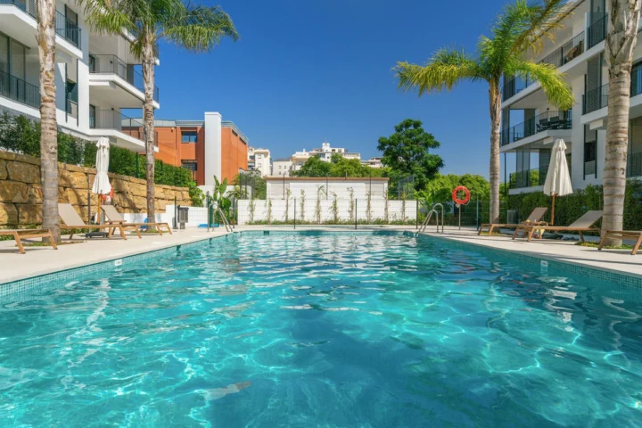 Apartament na środkowym piętrze Estepona