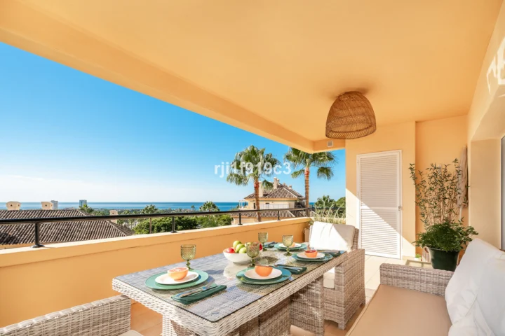 Apartament na środkowym piętrze Elviria