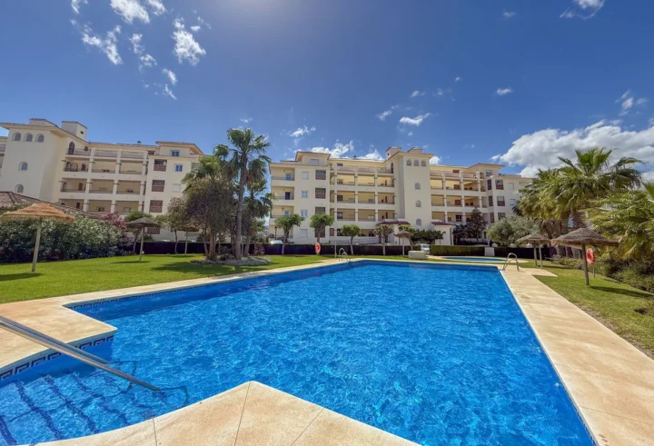 Apartament na środkowym piętrze La Cala Hills