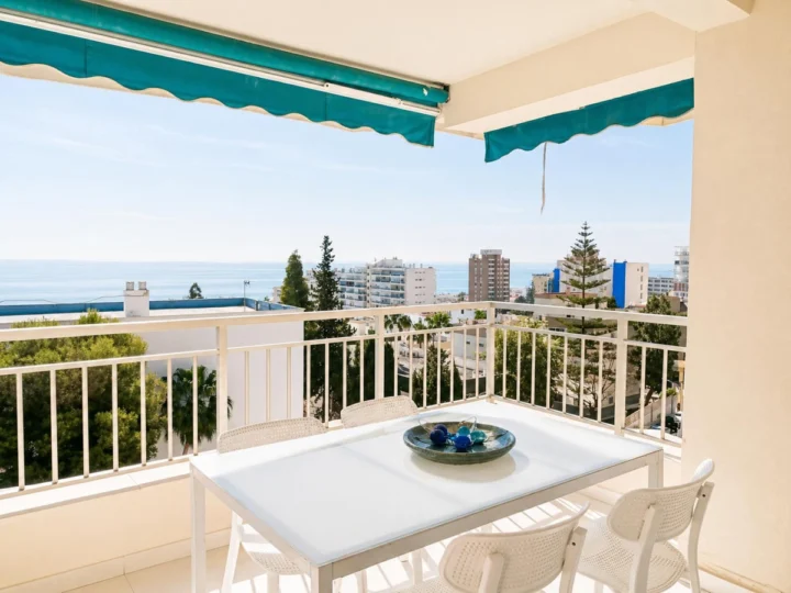 Apartament na środkowym piętrze La Carihuela