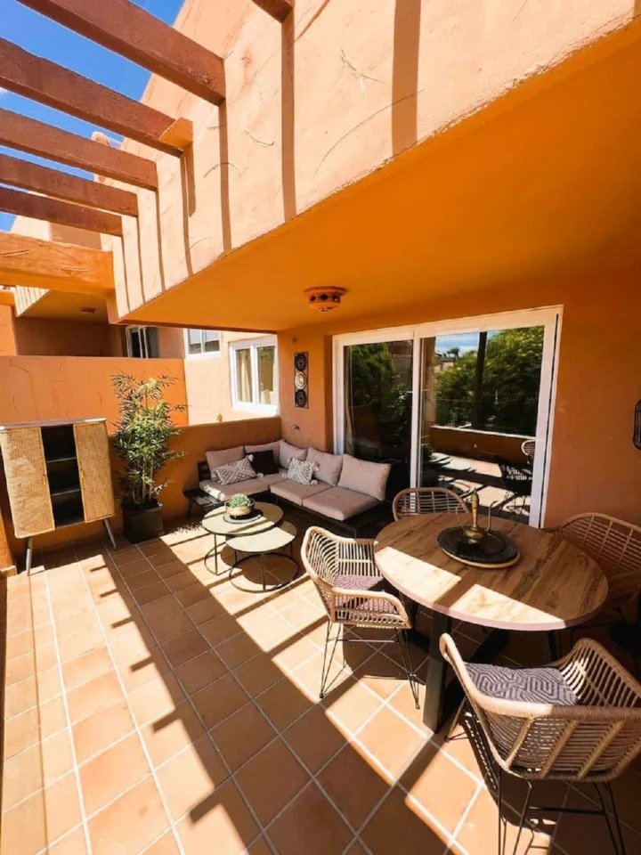 Apartament na środkowym piętrze Elviria