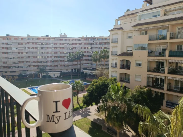 Apartament na środkowym piętrze Estepona