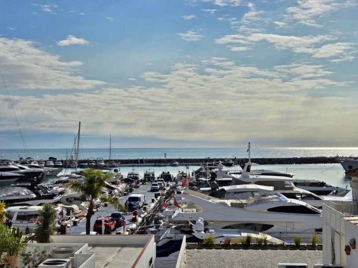 Studio na środkowym piętrze Puerto Banús