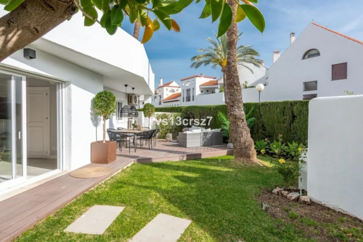 Apartament na parterze Nueva Andalucía