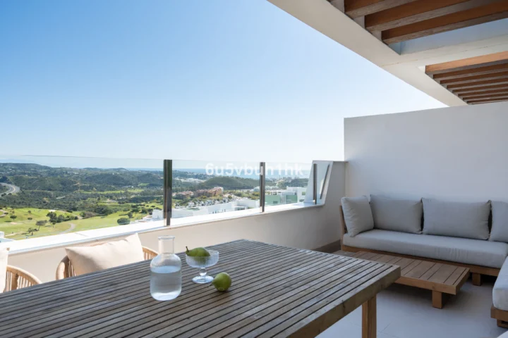 Apartament na środkowym piętrze Calanova Golf