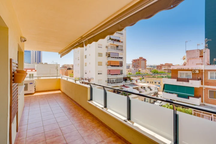 Apartament na środkowym piętrze Los Boliches