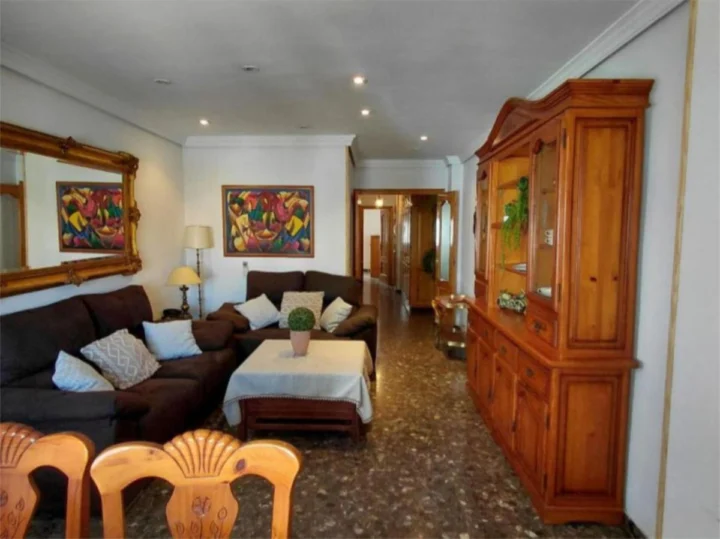 Apartament na środkowym piętrze Estepona