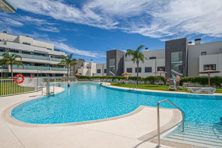 Apartament na środkowym piętrze La Cala de Mijas