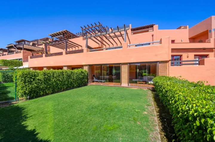 Apartament na parterze Casares Playa