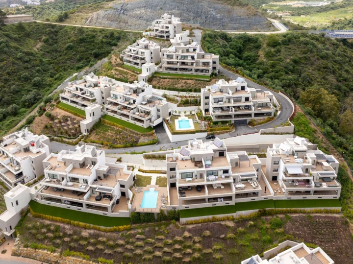 Apartament na środkowym piętrze Nueva Andalucía