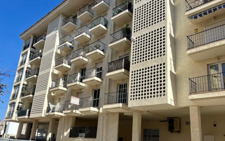 Apartament na środkowym piętrze Estepona
