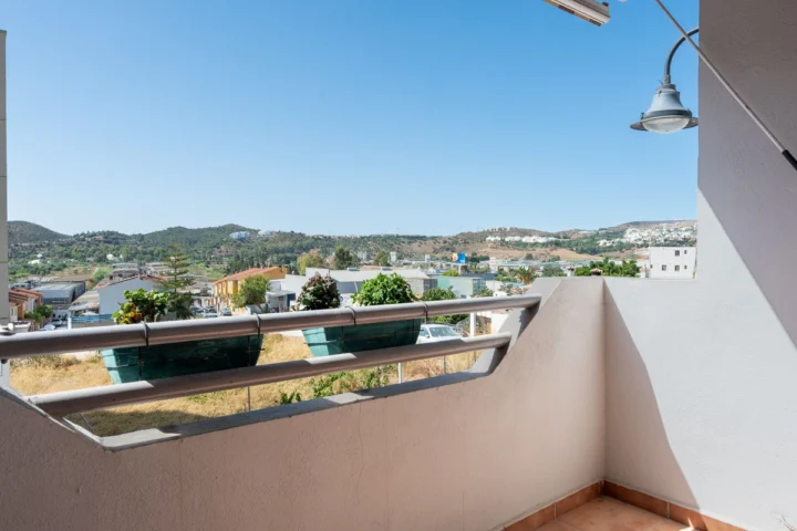Apartament na środkowym piętrze Las Lagunas
