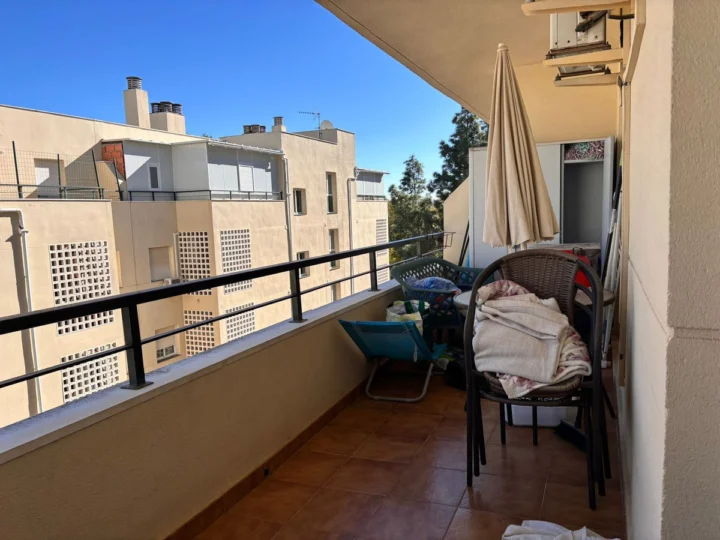 Apartament na środkowym piętrze Calahonda