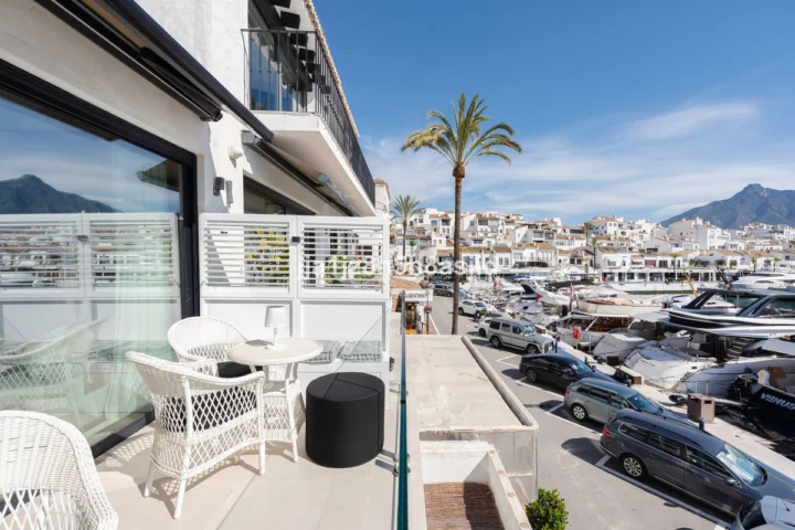 Apartament na środkowym piętrze Puerto Banús