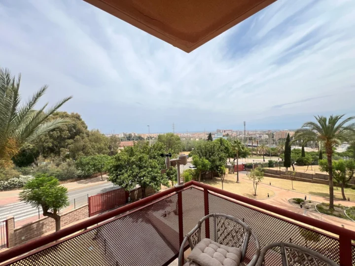 Apartament na środkowym piętrze Puerto de la Torre