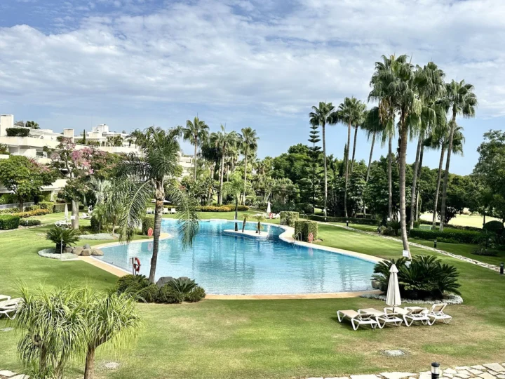 Apartament na środkowym piętrze Marbella