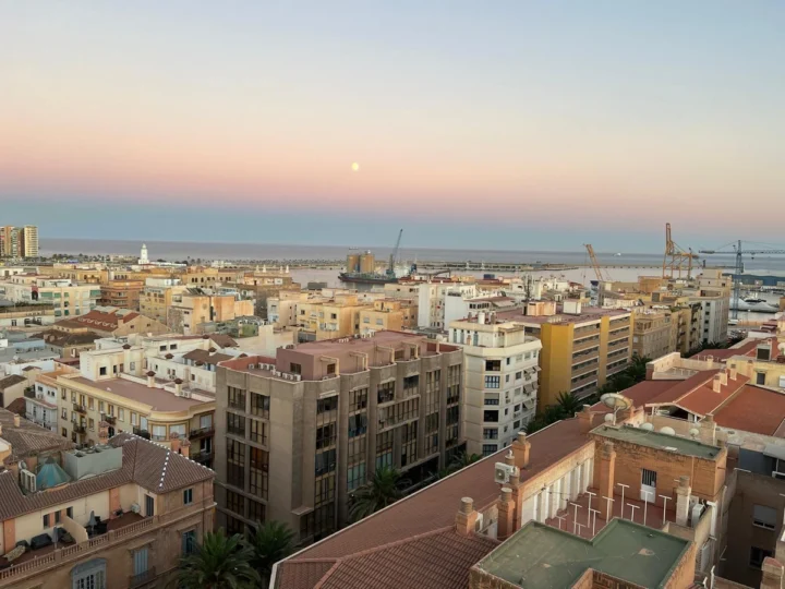 Apartament na środkowym piętrze Málaga Centro