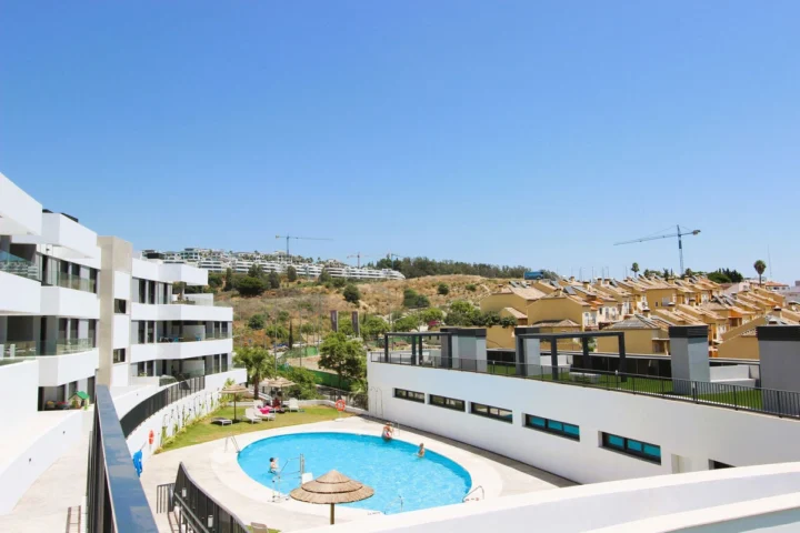 Apartament na środkowym piętrze Estepona