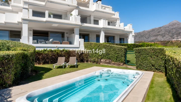 Apartament na środkowym piętrze Nueva Andalucía