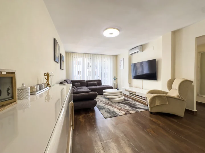 Apartament na środkowym piętrze La Duquesa