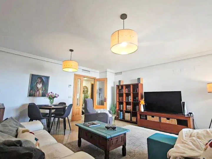 Apartament na środkowym piętrze Selwo