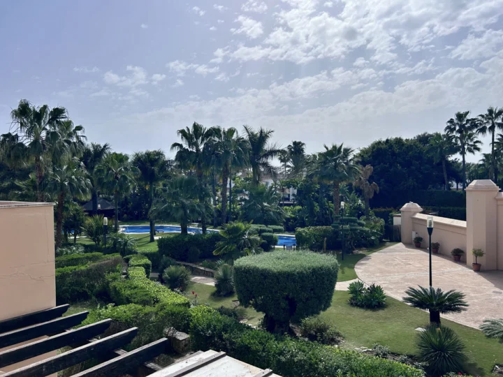 Apartament na środkowym piętrze Puerto Banús