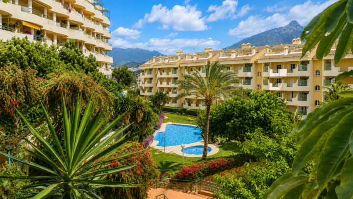 Apartament na środkowym piętrze Nueva Andalucía