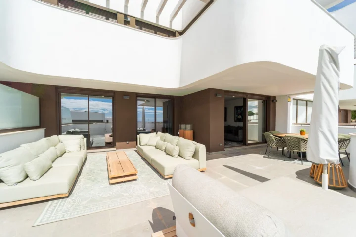 Apartament na środkowym piętrze Estepona