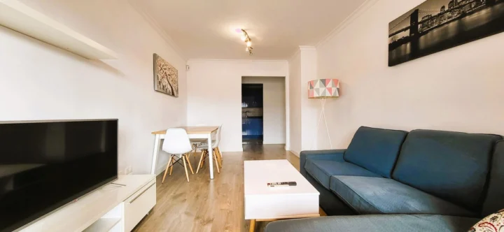 Apartament na środkowym piętrze Las Lagunas