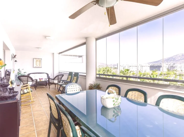 Apartament na środkowym piętrze Fuengirola