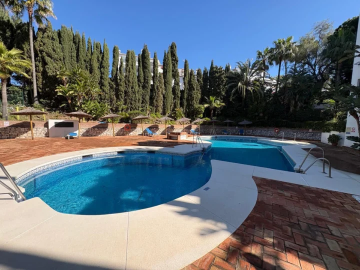 Apartament na środkowym piętrze Reserva de Marbella