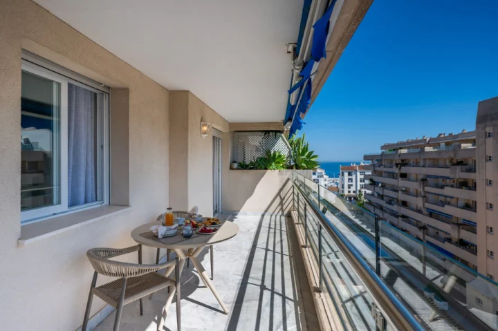 Apartament na środkowym piętrze Puerto Banús