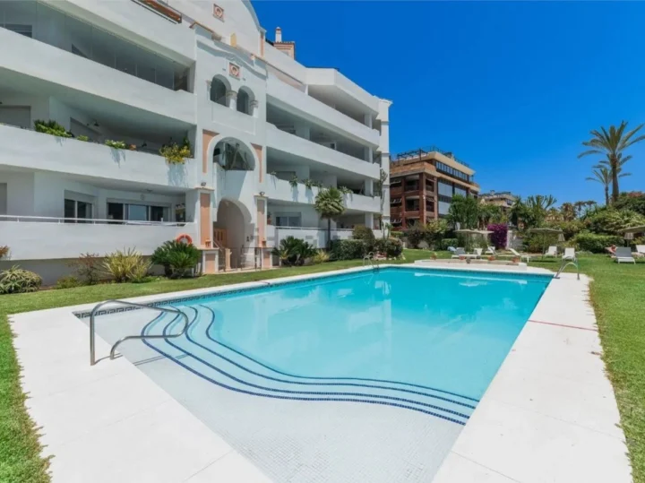 Apartament na środkowym piętrze Marbella