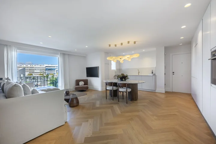 Apartament na środkowym piętrze Puerto Banús