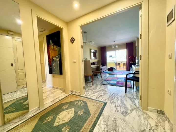 Apartament na środkowym piętrze El Faro