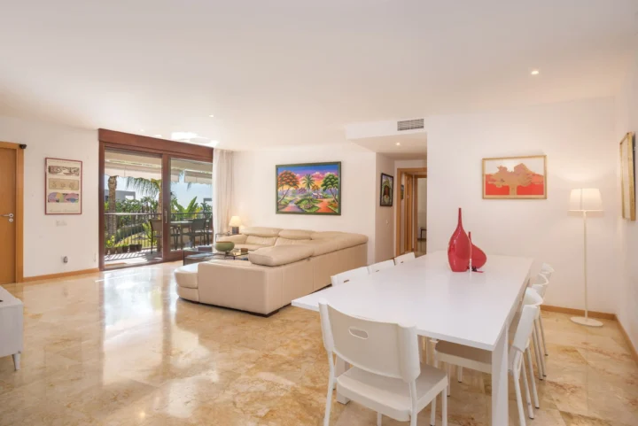 Apartament na parterze Altos de los Monteros