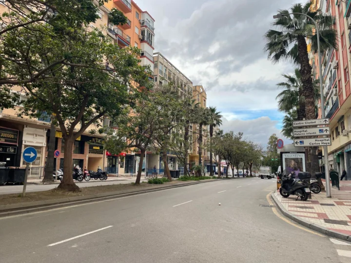 Apartament na środkowym piętrze Málaga
