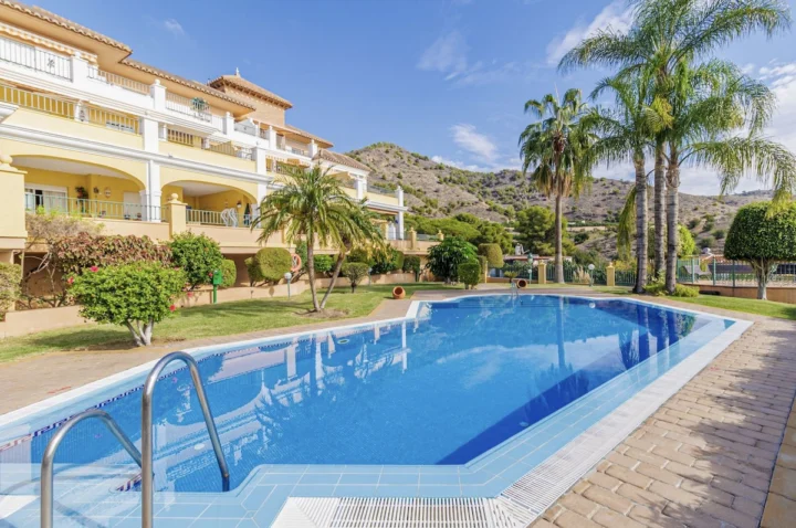 Apartament na środkowym piętrze Nerja
