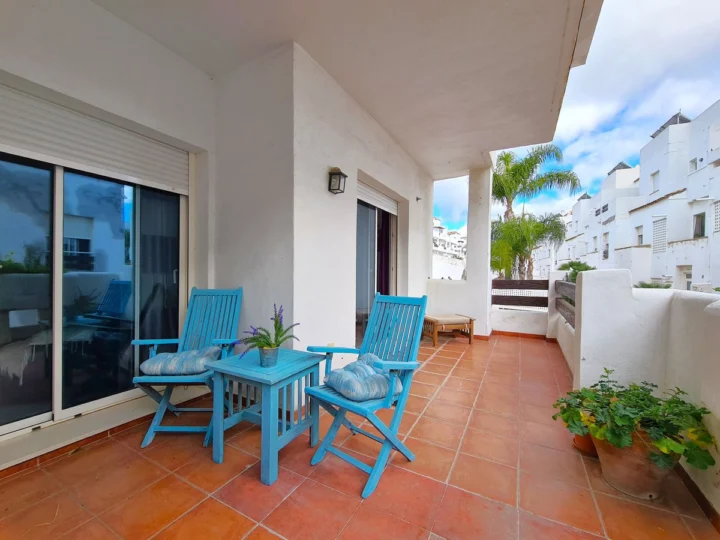 Apartament na środkowym piętrze Estepona