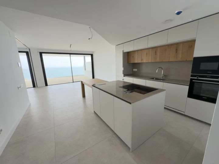 Apartament na środkowym piętrze Higueron
