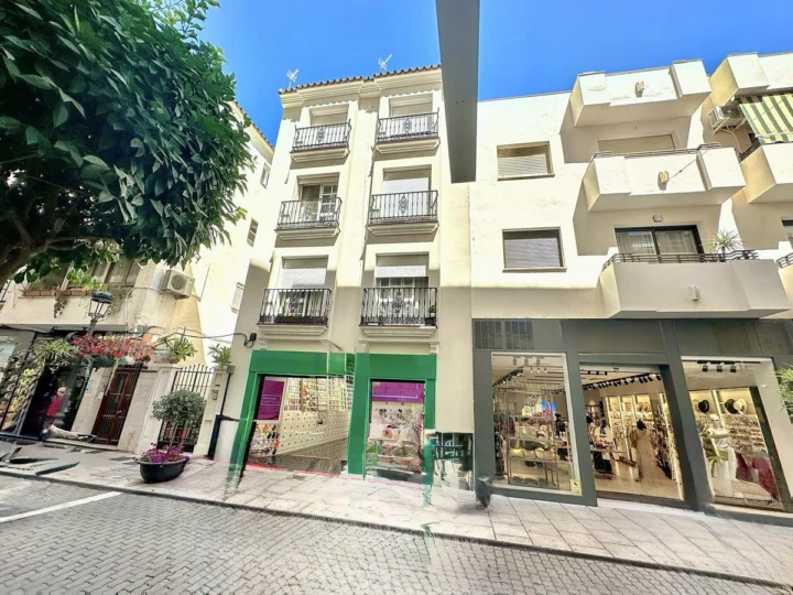 Apartament na środkowym piętrze Estepona