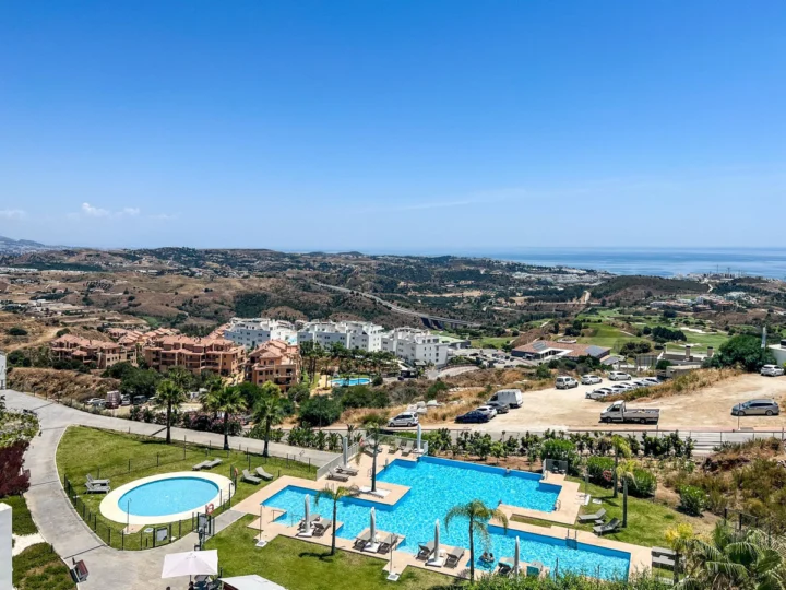 Apartament na środkowym piętrze Calanova Golf